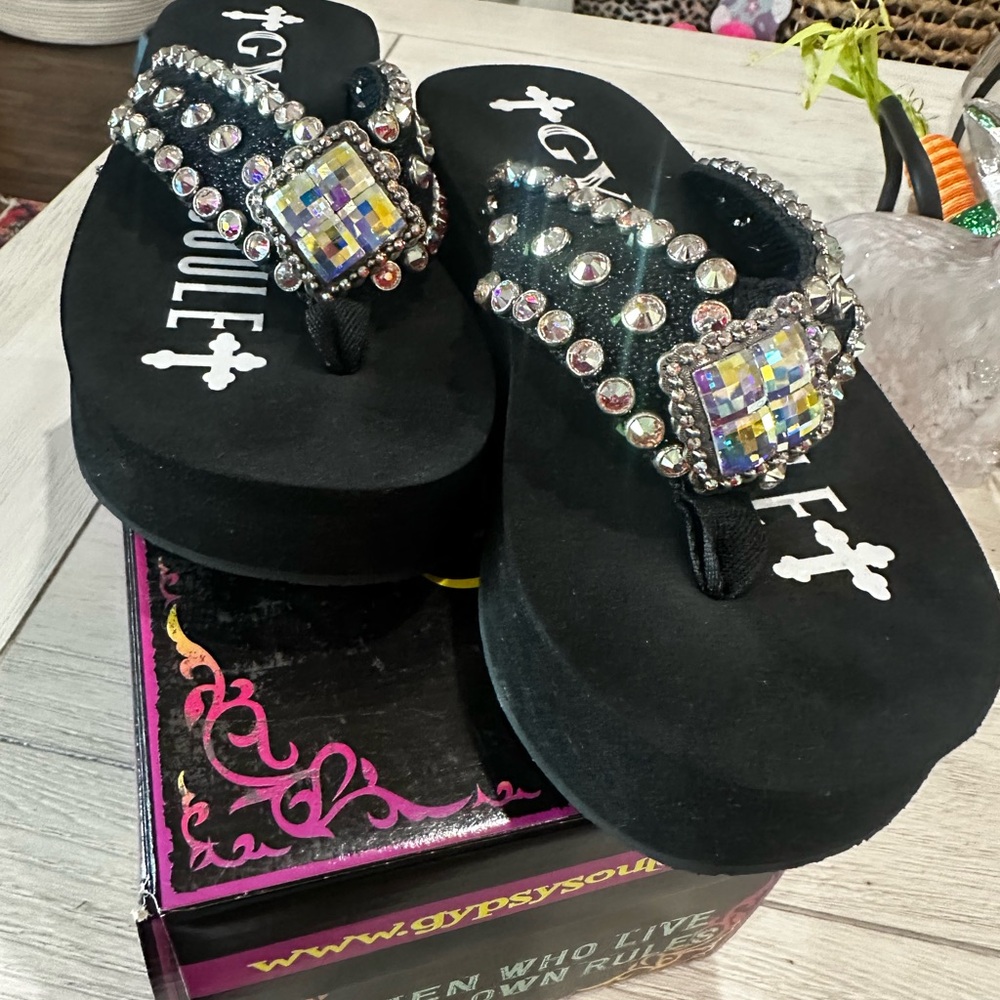 Women’s Embellished Black Platform Sandal - Sparkle Accent